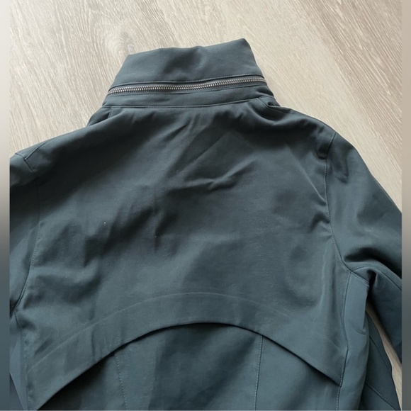 Lululemon Like A Glove Jacket - Size 0, Colour: Teal Shadow - Picture 4 of 11